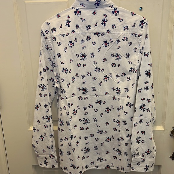 Across the pond men's flowered button down shirt size medium NWT - Picture 8 of 8